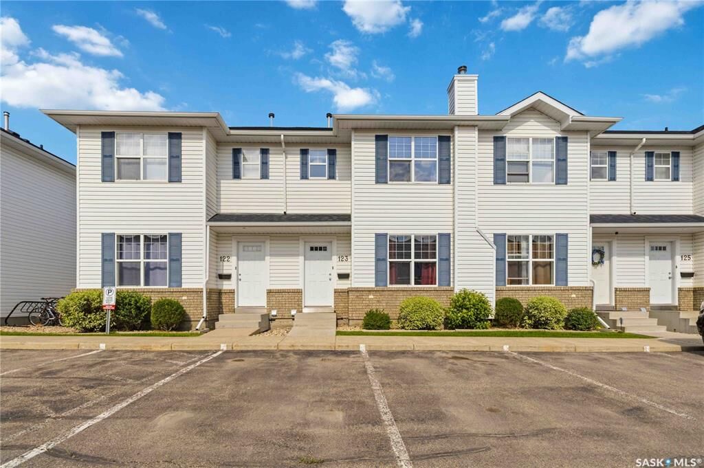 Property Photo: 203 Herold Terrace 123 SK S7V 1H7