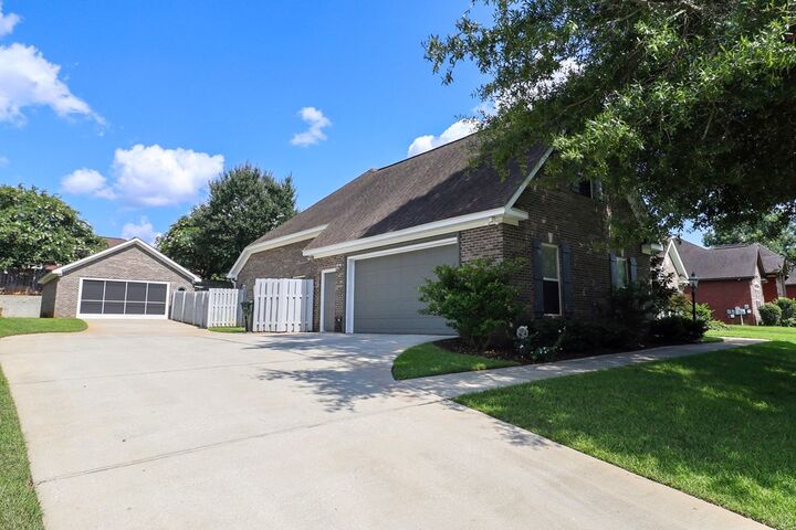 Property Photo: 643 Westbrook Rd AL 36303