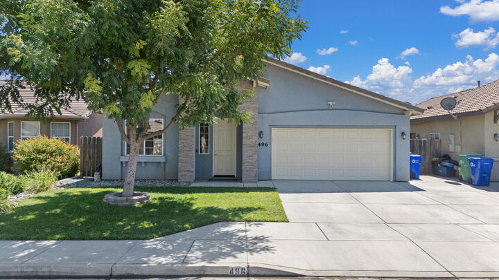 Property Photo:  496 S Bay Oak Street  CA 93257 