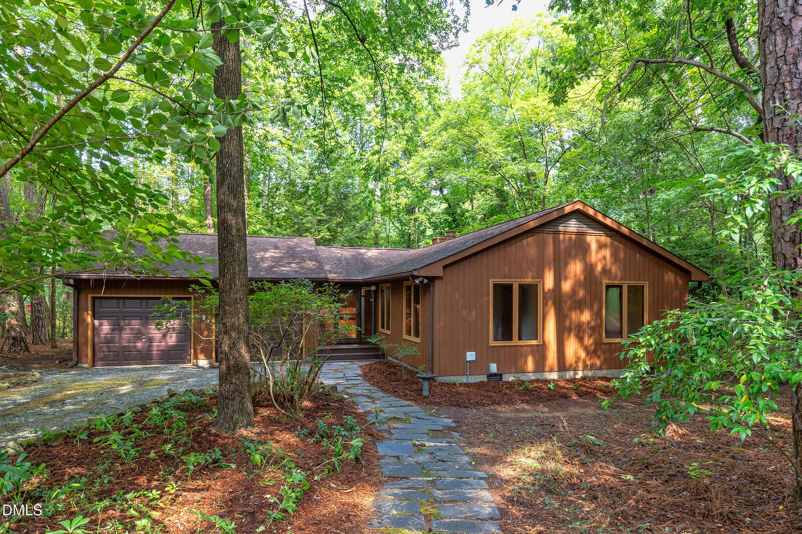 Property Photo: 239 Seminole Drive NC 27514