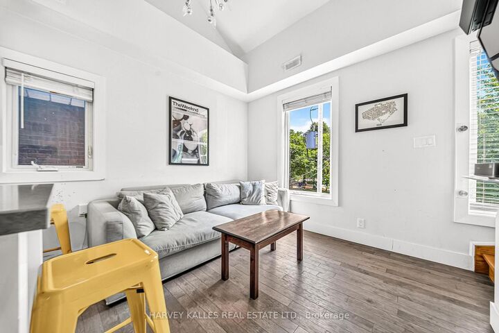Property Photo: 160 Lansdowne Avenue 1 ON M6K 2V9