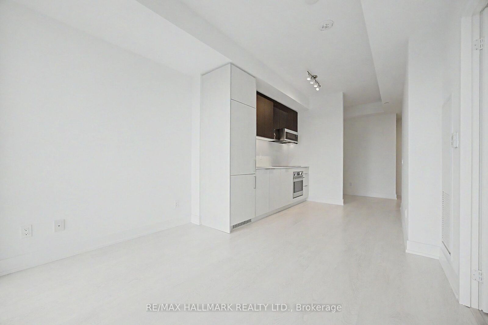 Property Photo: 308 Jarvis Street 3008 ON M5B 0E3