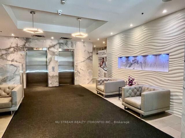 Property Photo:  105 Victoria Street 802  ON M5C 3B4 
