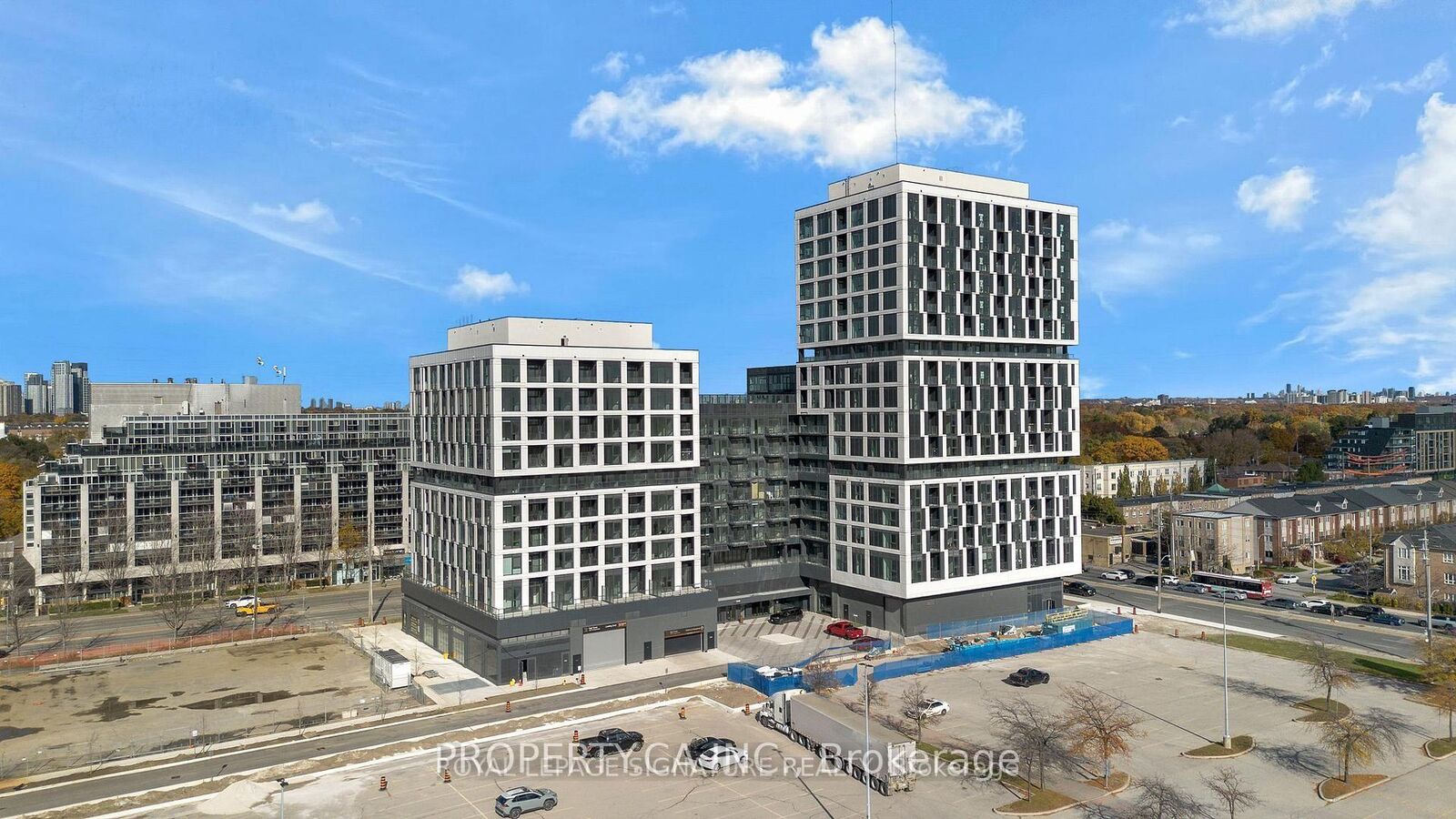Photo de la propriété:  1007 The Queensway N/A 910  ON M8Z 0H4 