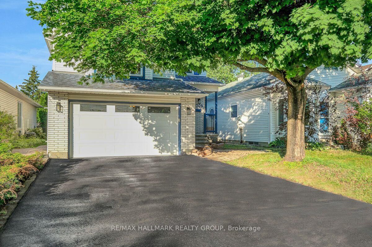 Photo de la propriété:  1209 Whiterock Street  ON K1J 1A7 