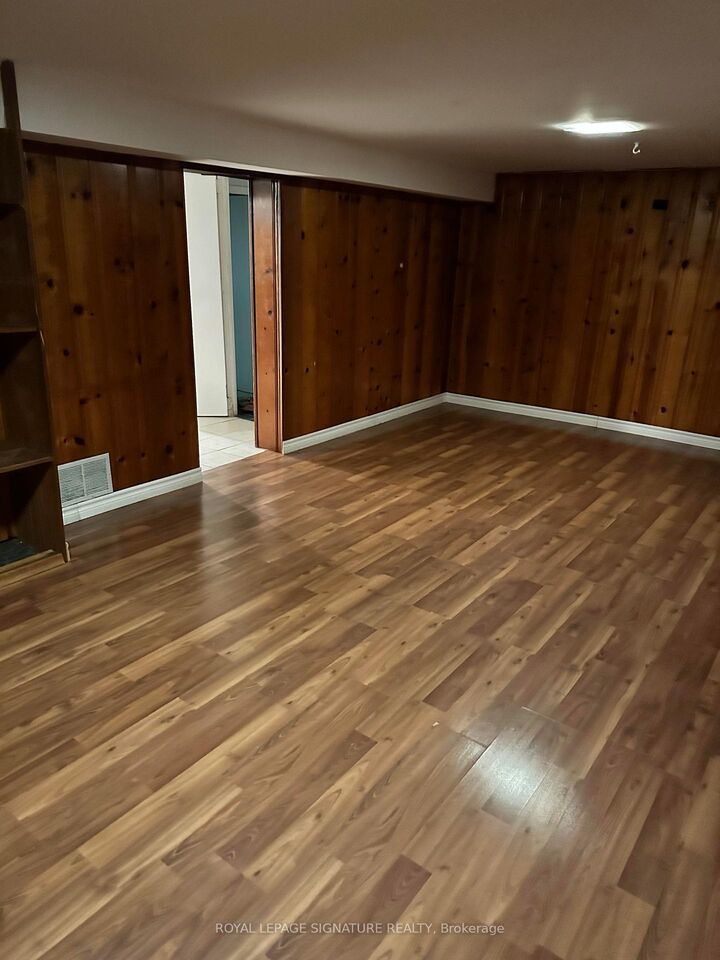 Property Photo:  7 Limevale Crescent Bsmt  ON M1E 2K5 