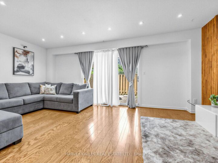 Property Photo: 21 Livonia Place 116 ON M1E 4W5