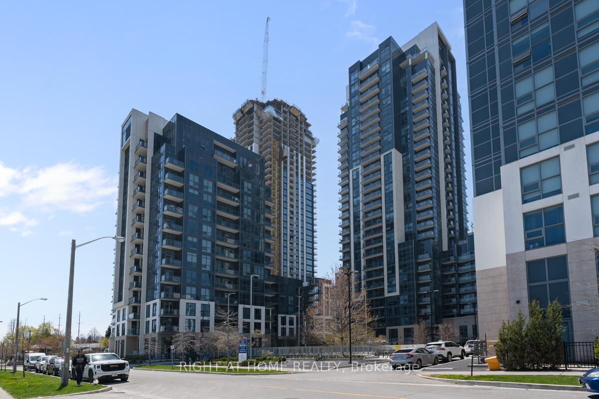Property Photo: 10 Meadowglen Place ON M1G 0A8
