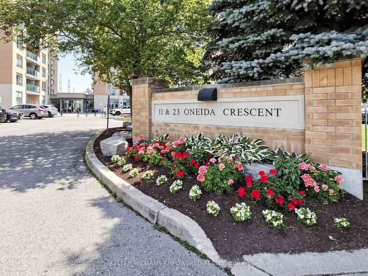 Property Photo:  11 Oneida Crescent 211  ON L4B 0A1 
