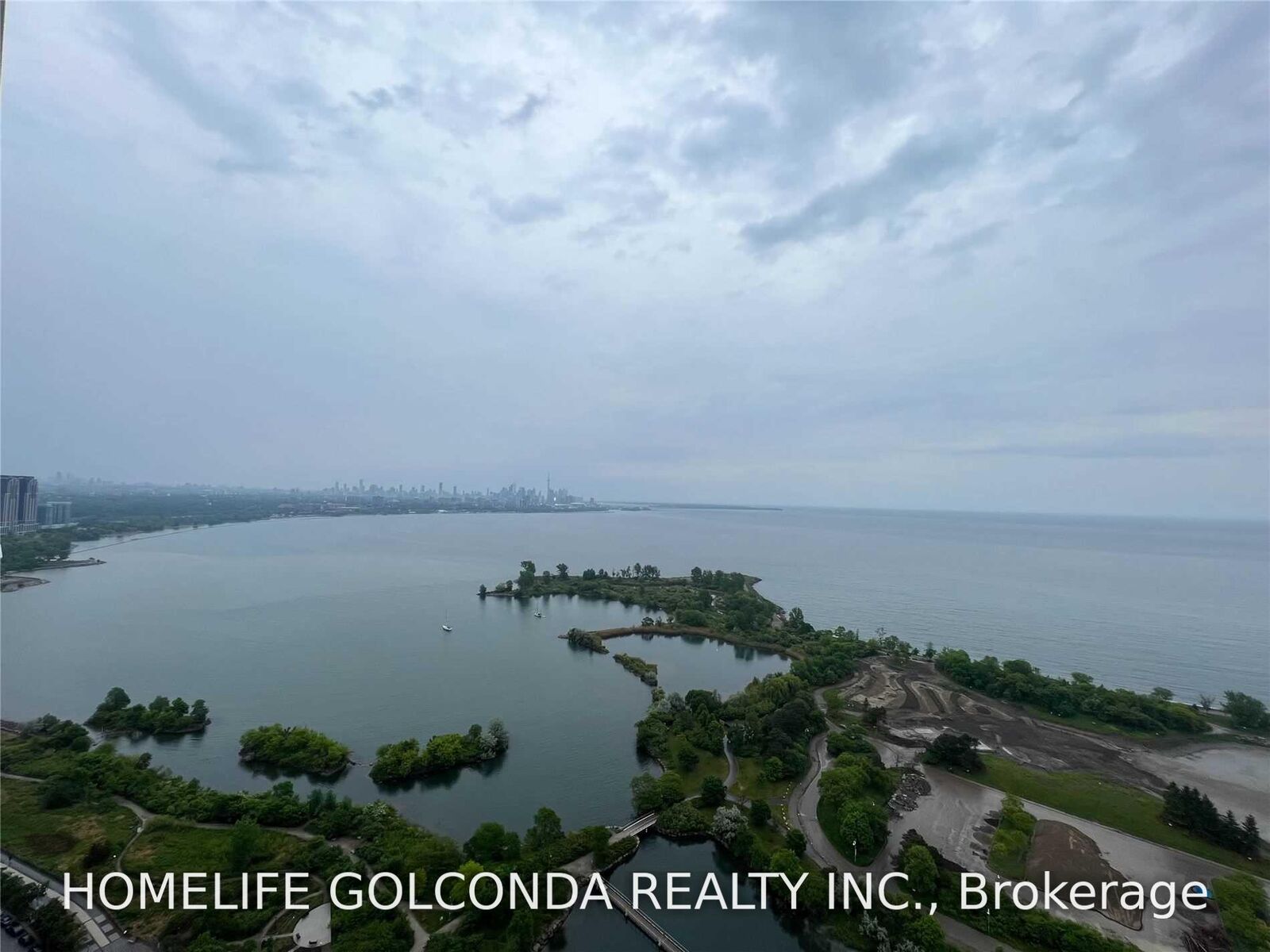 Property Photo: 20 Shore Breeze Drive 3309 ON M8V 0C7