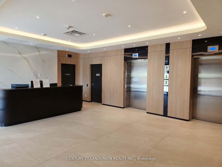 Property Photo:  185 Alberta Avenue E N/A 1106  ON M6C 0A5 