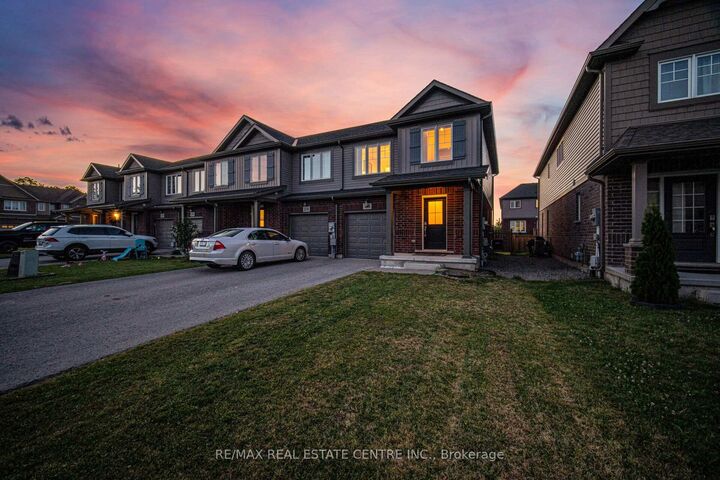Property Photo: 206 Heron Street ON L3C 0G7