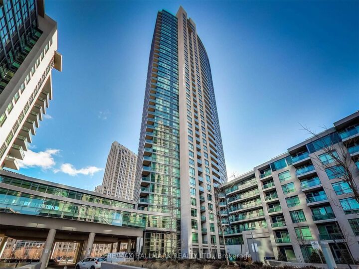 Property Photo:  215 Fort York Boulevard 3808  ON M5V 4A2 