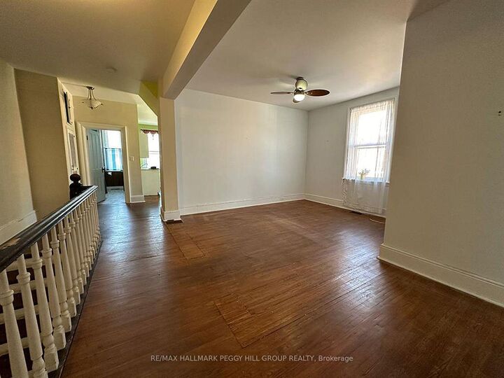 Property Photo:  44 Toronto Street 3  ON L4N 1T9 