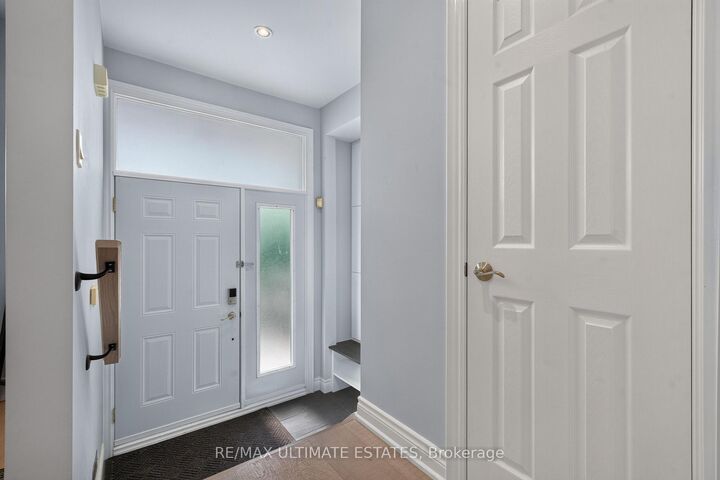 Property Photo: 325 Goldenwood Road ON M2M 2Z4