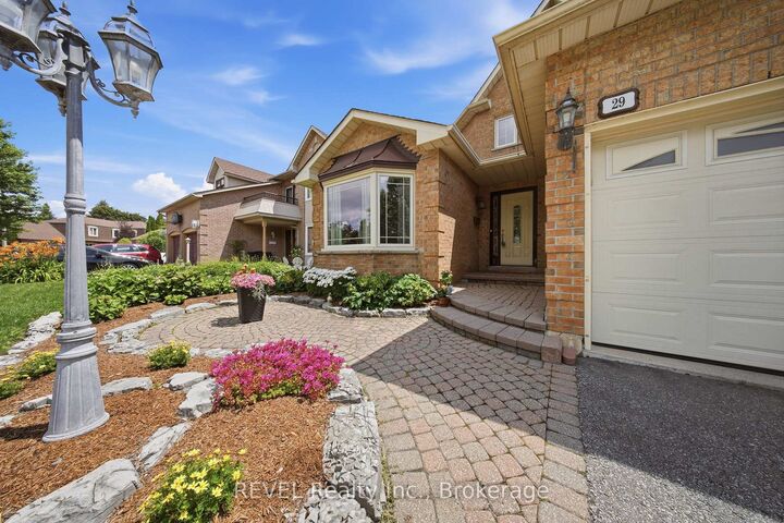 Property Photo:  29 Stratton Crescent  ON L1R 1V4 