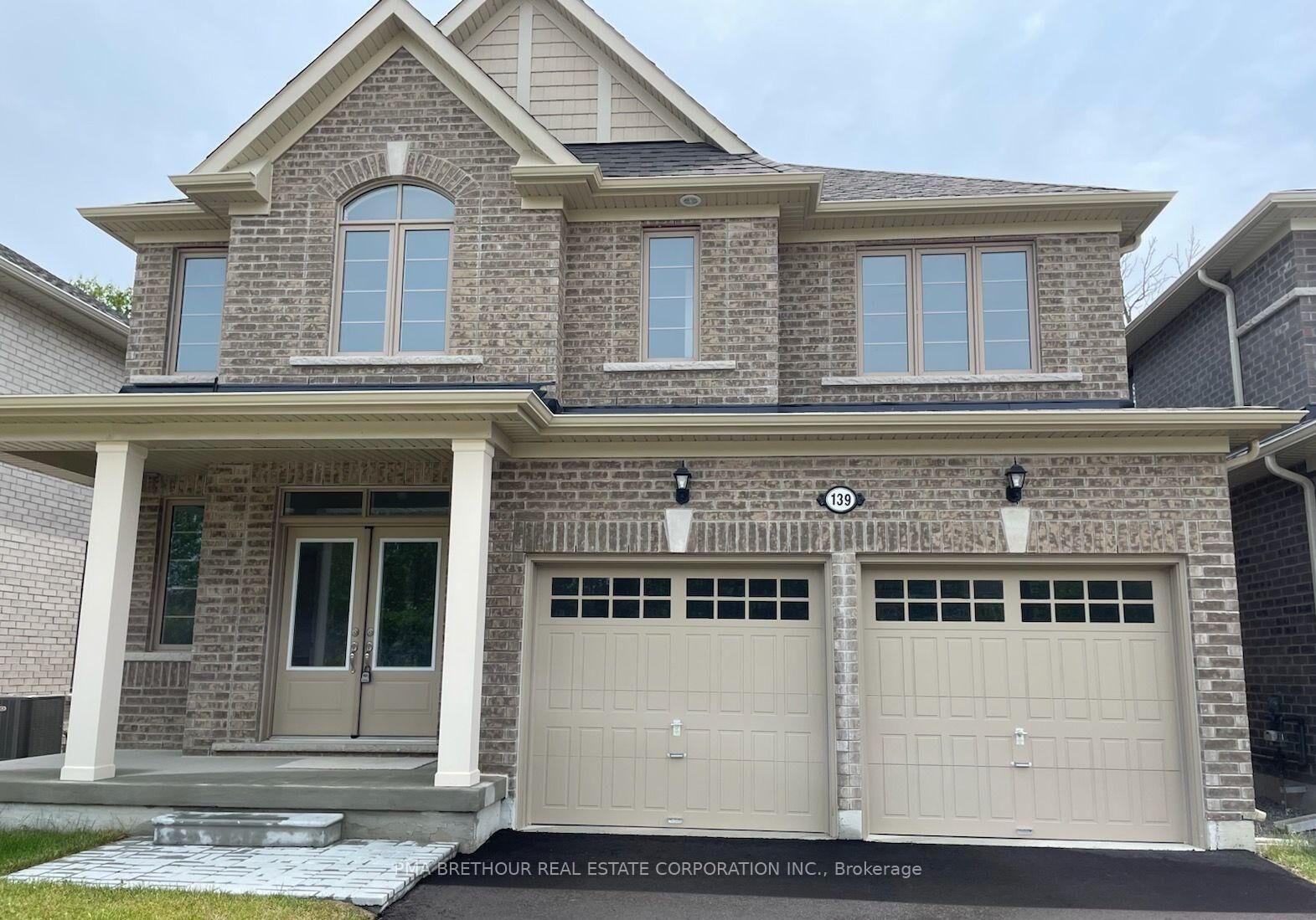 Property Photo:  139 Dovedale Drive  ON L4P 0S6 