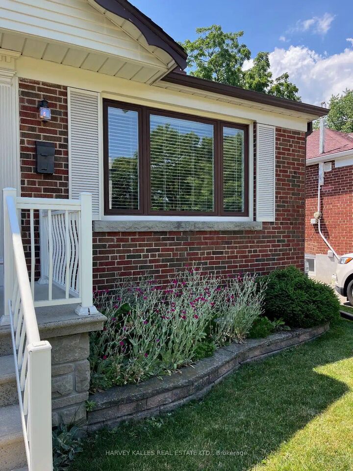 Property Photo: 54 Charleston Road ON M9B 4M9