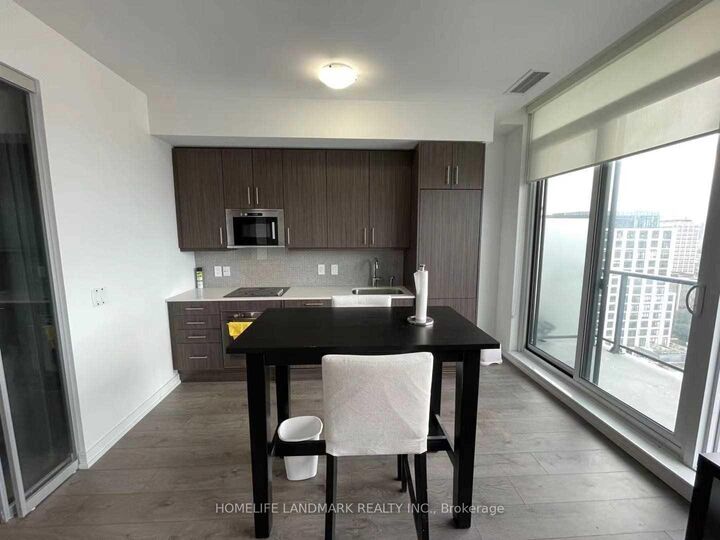 Property Photo: 297 College Street Ph3 ON M5T 1S2