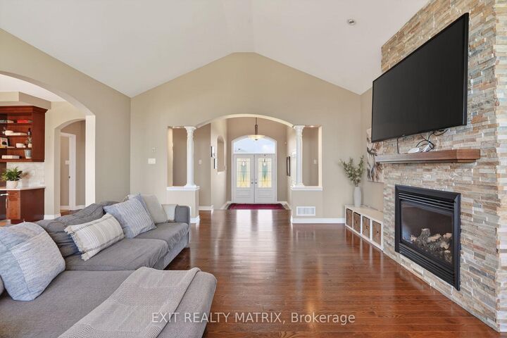 Property Photo: 1525 Rangeland Avenue ON K4P 0E1