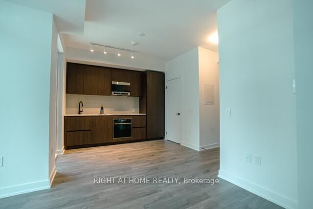 Property Photo:  117 Broadway Avenue 3003  ON M4P 1V3 