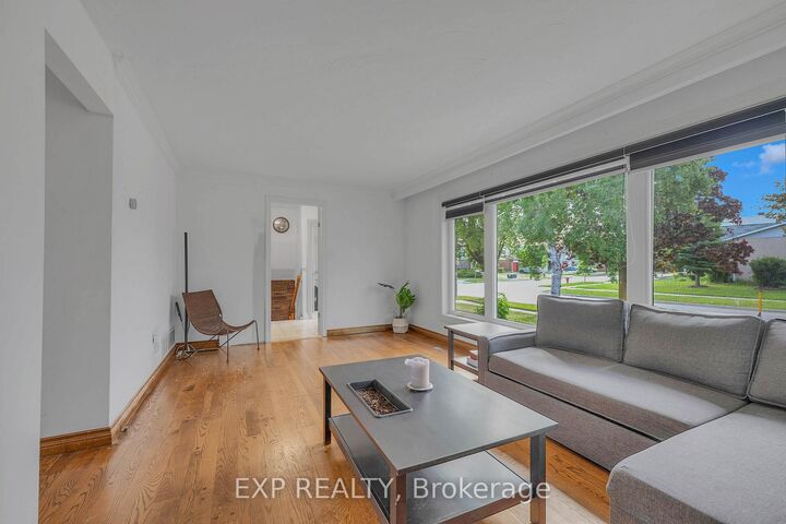 Property Photo: 7201 Sigsbee Drive ON L4T 3L6