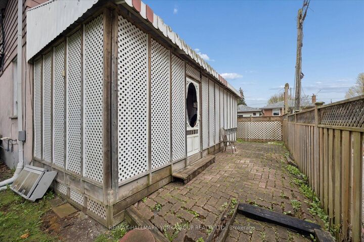 Property Photo:  226 Cromwell Avenue  ON L1J 4T8 