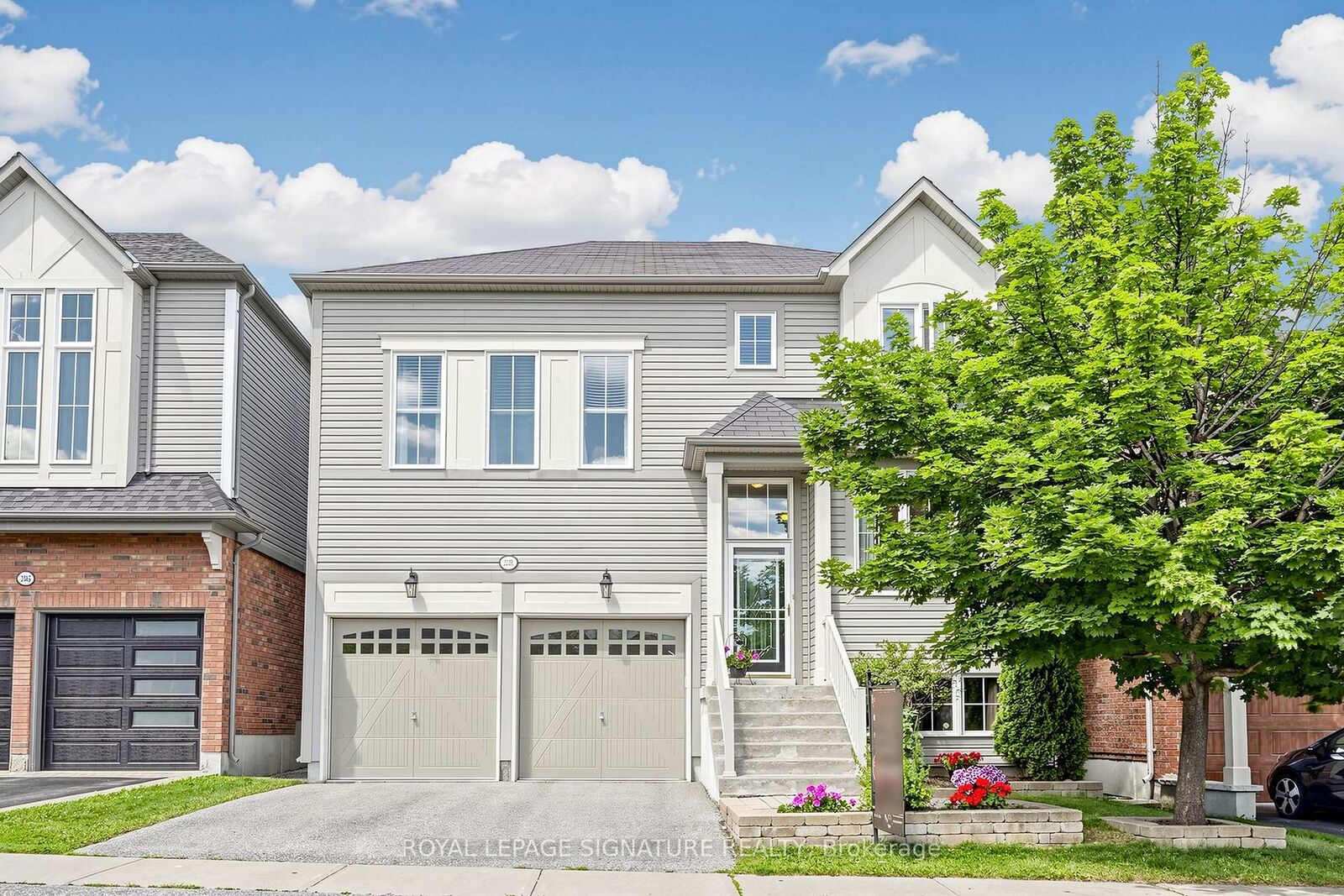 Property Photo: 2339 Pilgrim Square ON L1L 0C1