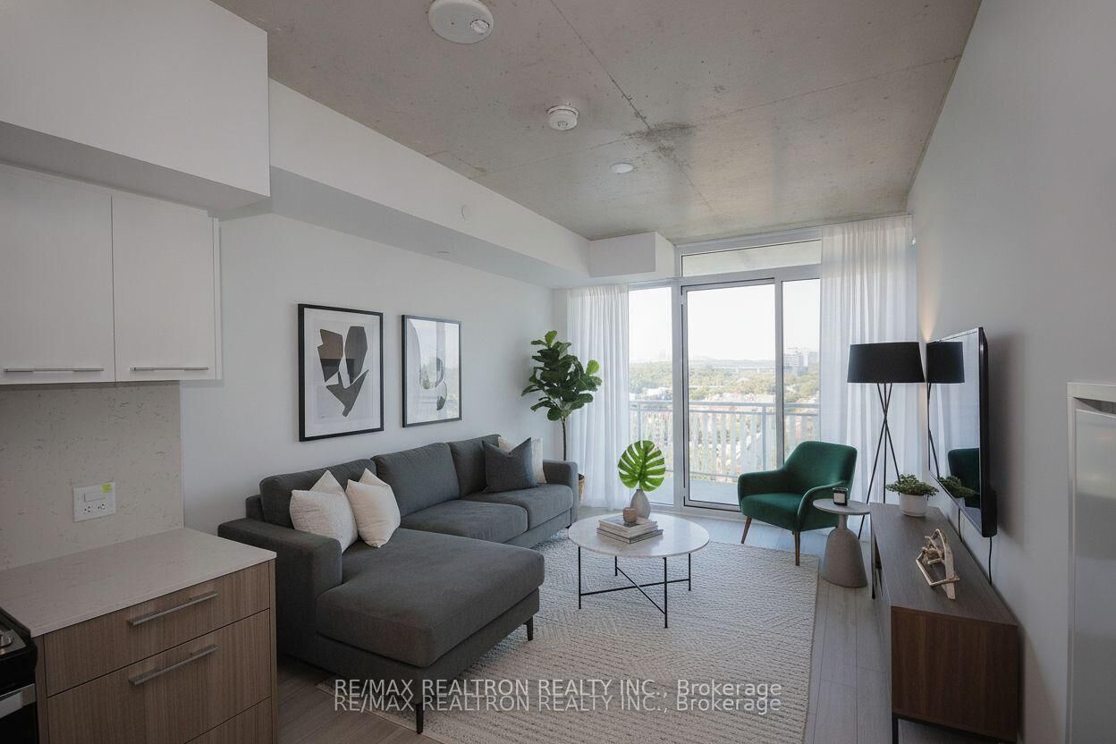 Property Photo:  45 Baseball Place 1307  ON M4M 0H1 