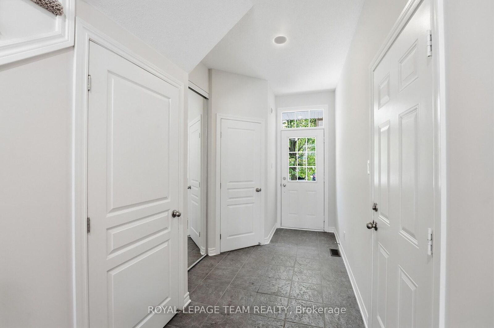 Property Photo: 239 Tandalee Crescent ON K2M 0A2