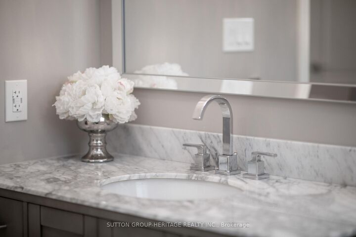 Property Photo:  27 Kimberly Drive  ON L1M 1K5 