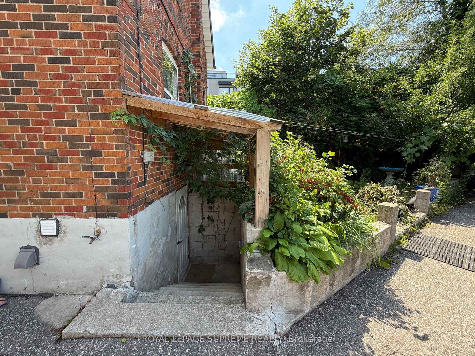 Property Photo: 1074 Briar Hill Avenue Bsmt ON M6B 1M7