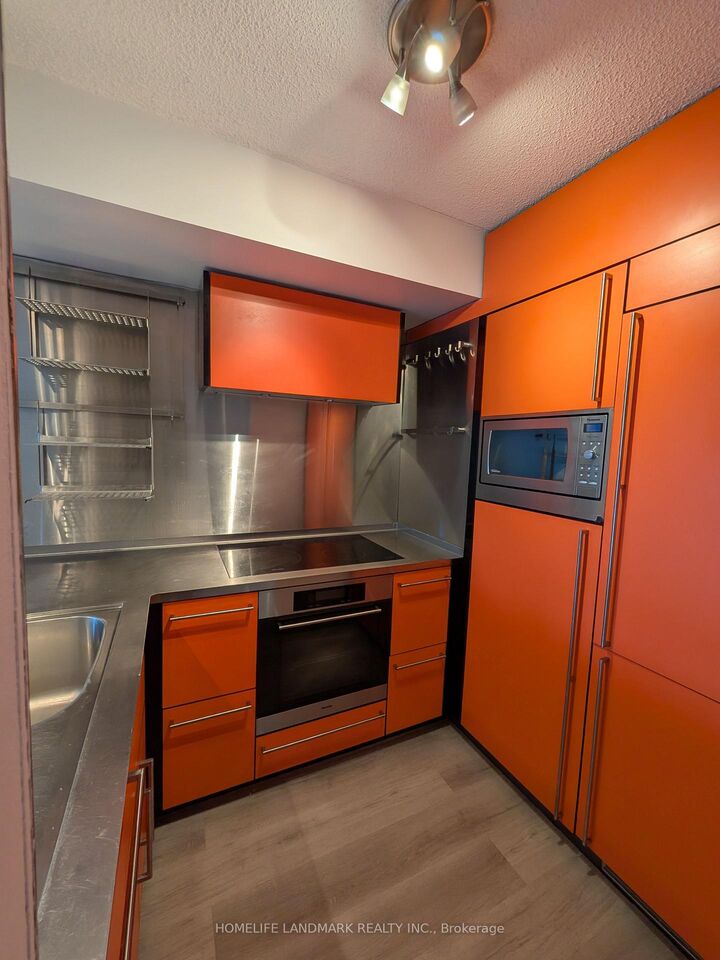 Property Photo: 92 King Street E 805 ON M5H 1H1