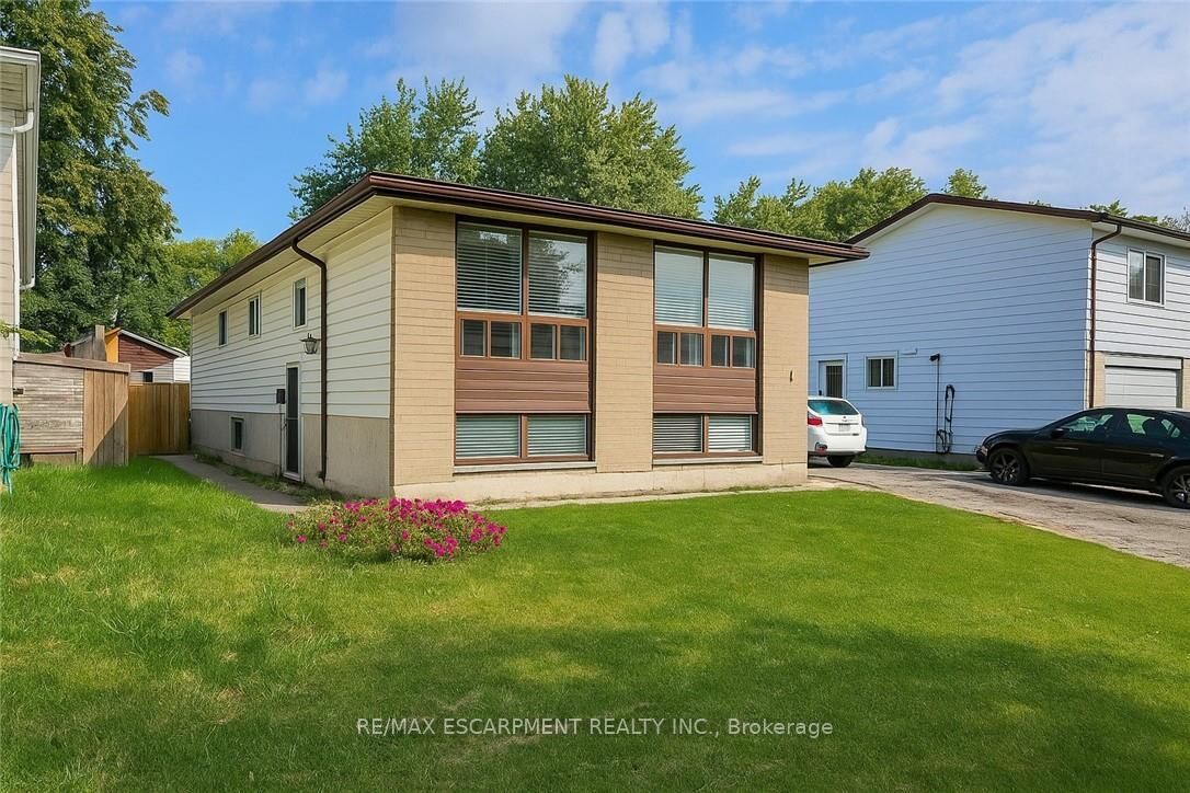 Property Photo: 16 Garrow Drive ON L9C 6G9