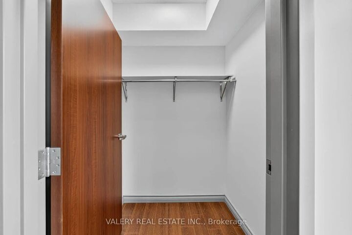 Property Photo: 328 Regina Street N 602 ON