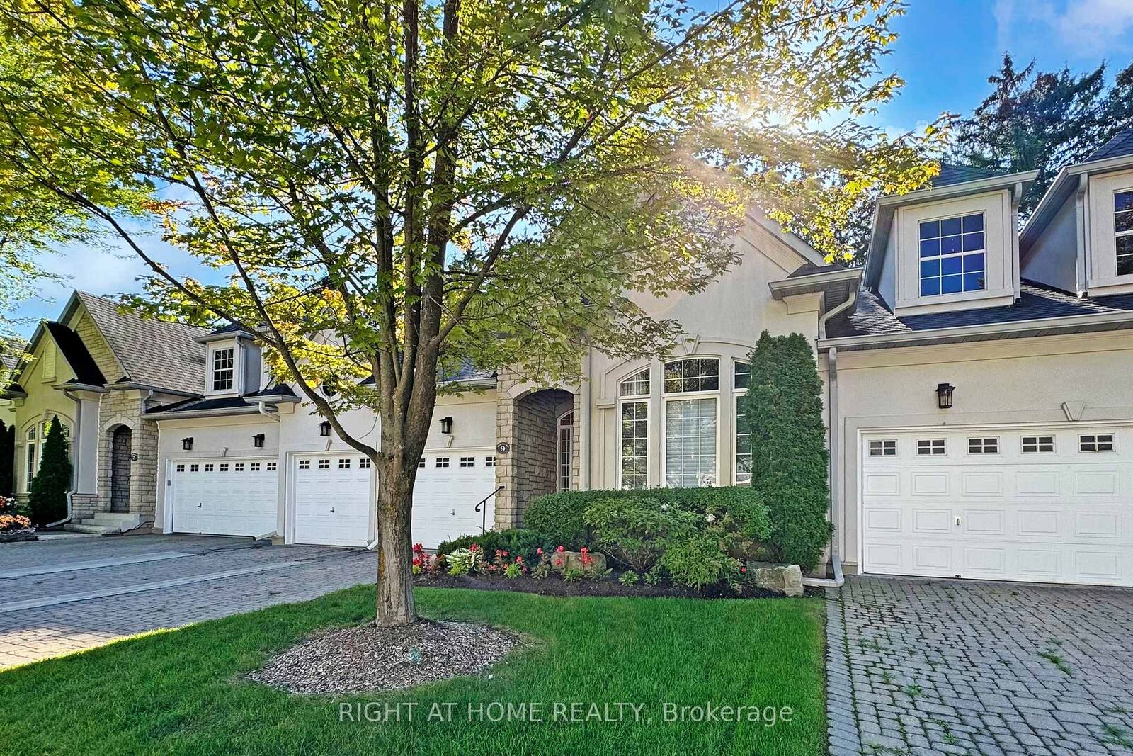 Property Photo: 9 Arlington Way ON L3T 7W9