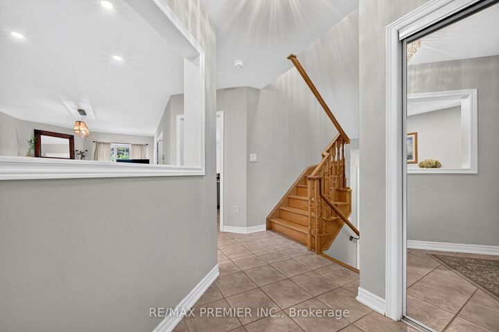 Property Photo:  83 Royal Ridge Crescent  ON L6A 2T1 