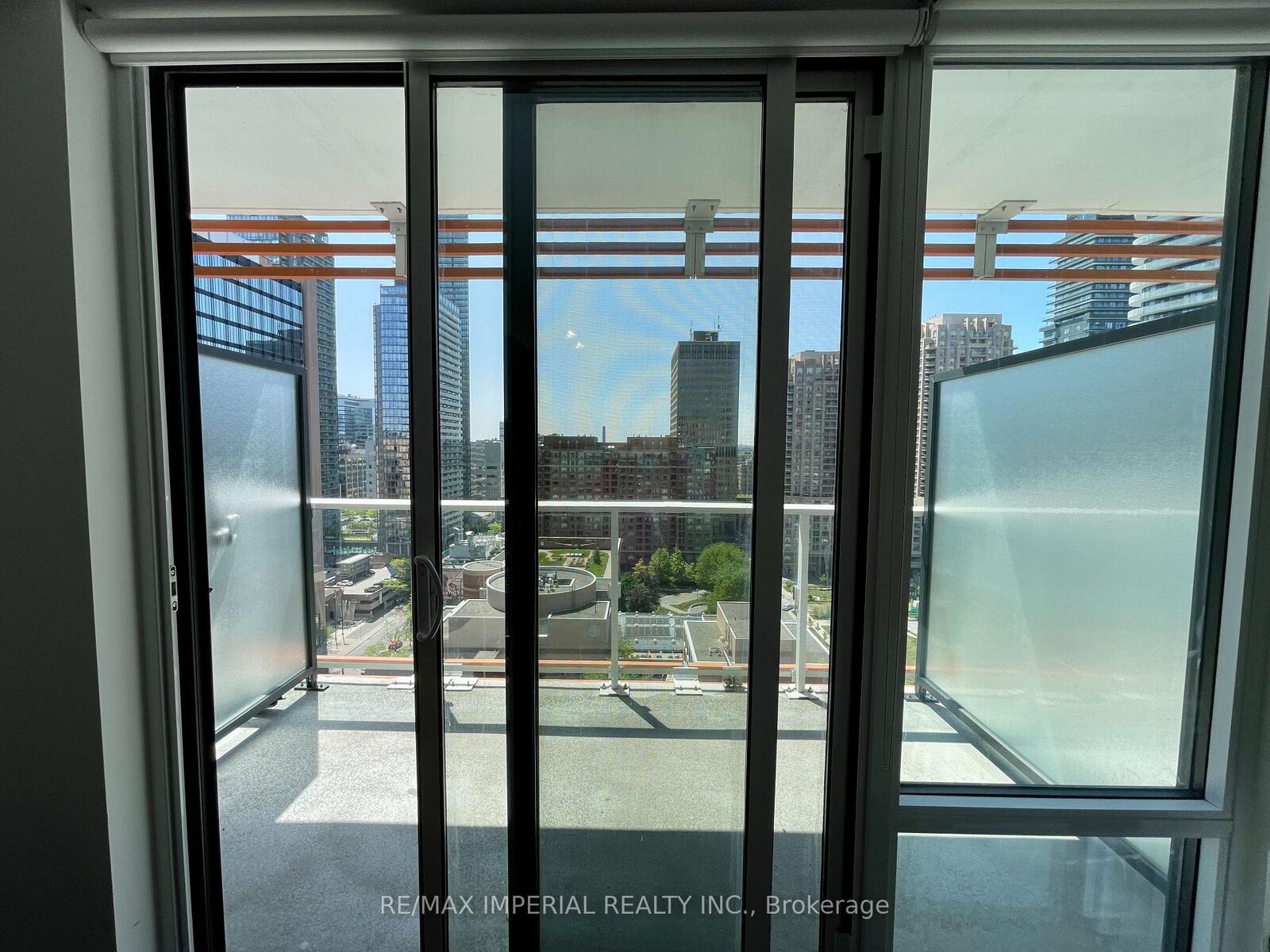 Property Photo:  18 Maitland Terrace 1507  ON M4Y 0H2 