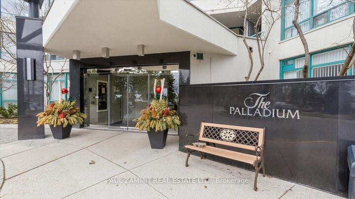 Property Photo: 7250 Yonge Street 911 ON L4J 7X1