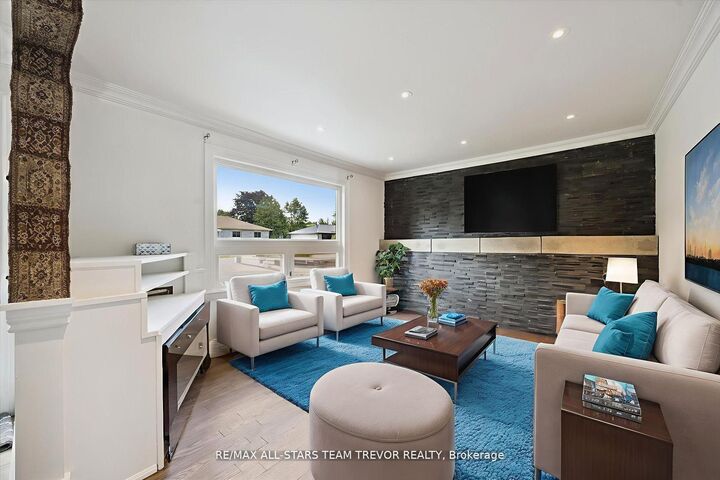 Property Photo:  370 Adeline Drive  ON L4P 3C3 