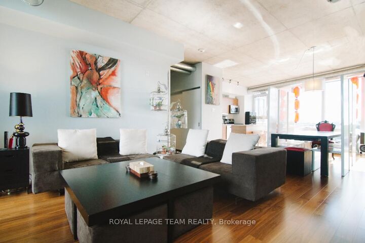 Property Photo: 349 McLeod Street 627 ON K2P 0S1