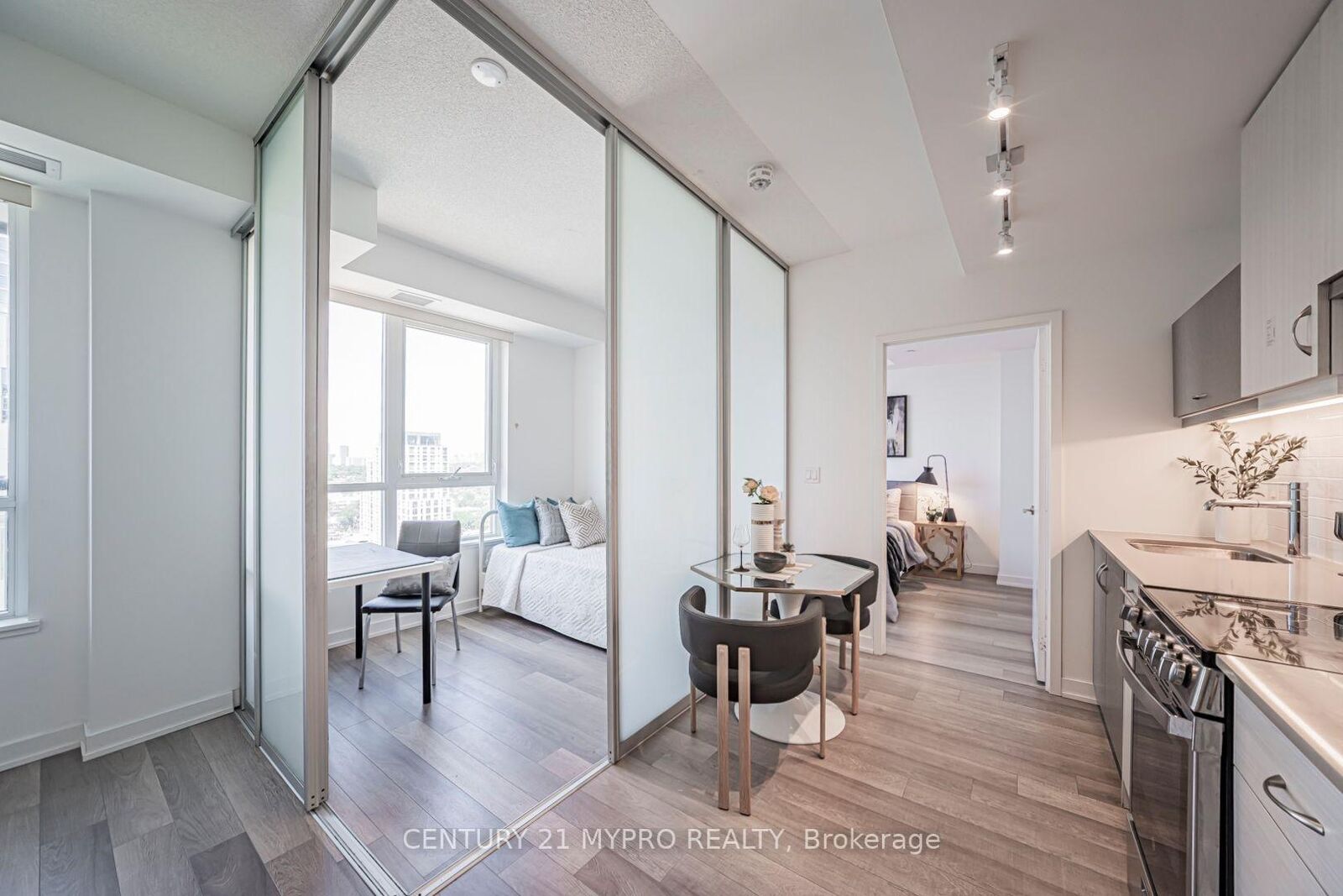 Property Photo: 181 Huron Street 1604 ON M5T 0C1