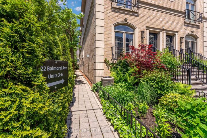 Property Photo:  22 Balmoral Avenue 4  ON M4V 1J4 