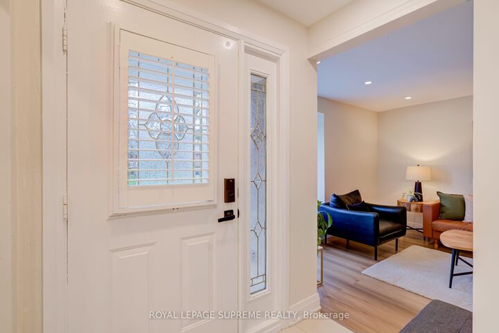 Property Photo: 143 Voltarie Crescent ON L5A 2A5