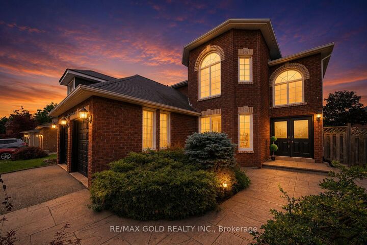 Property Photo:  14 Shadywood Road  ON L6Z 4M6 