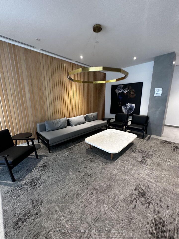 Property Photo:  7439 Kingston Road 512  ON M1B 0G1 