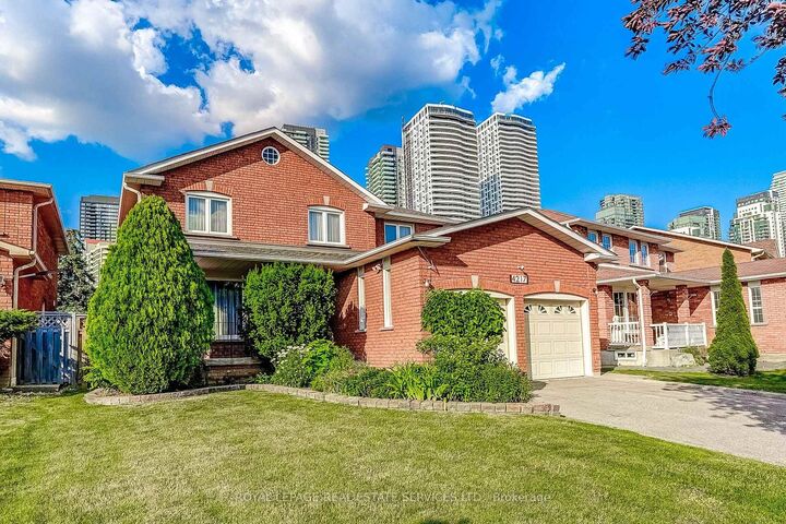 Property Photo: 4217 Schneider Court ON L5B 3N8