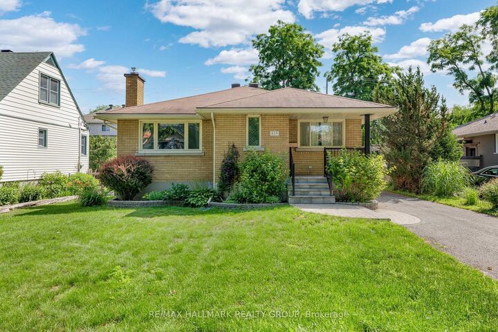 Property Photo: 859 Duberry Street ON K2A 3T2