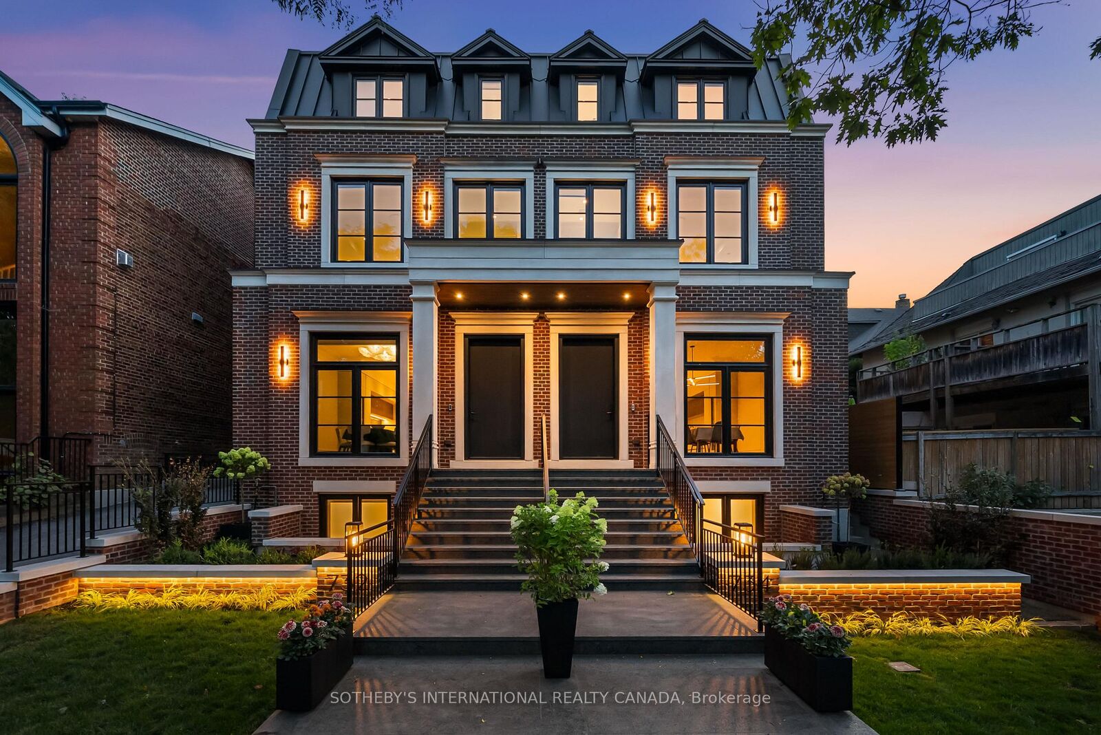 Property Photo:  734 Avenue Road  ON M5P 2K1 