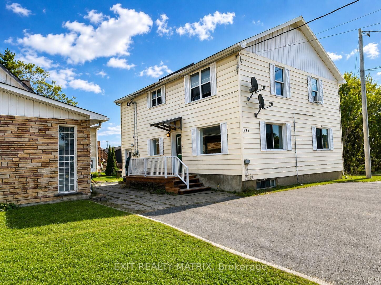 Property Photo:  696 Principale Street A  ON K0A 1M0 